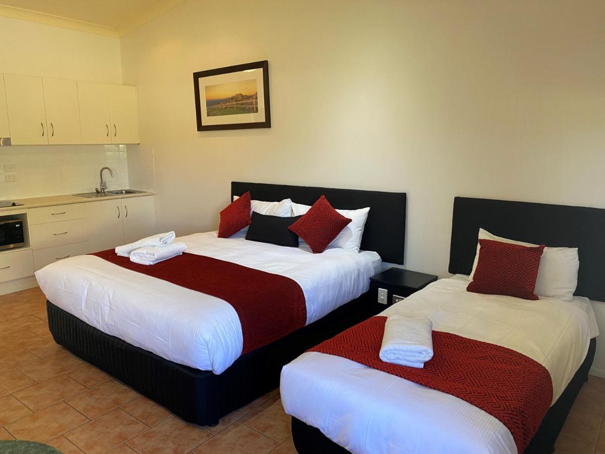 Emerald Explorers Inn Esterno foto