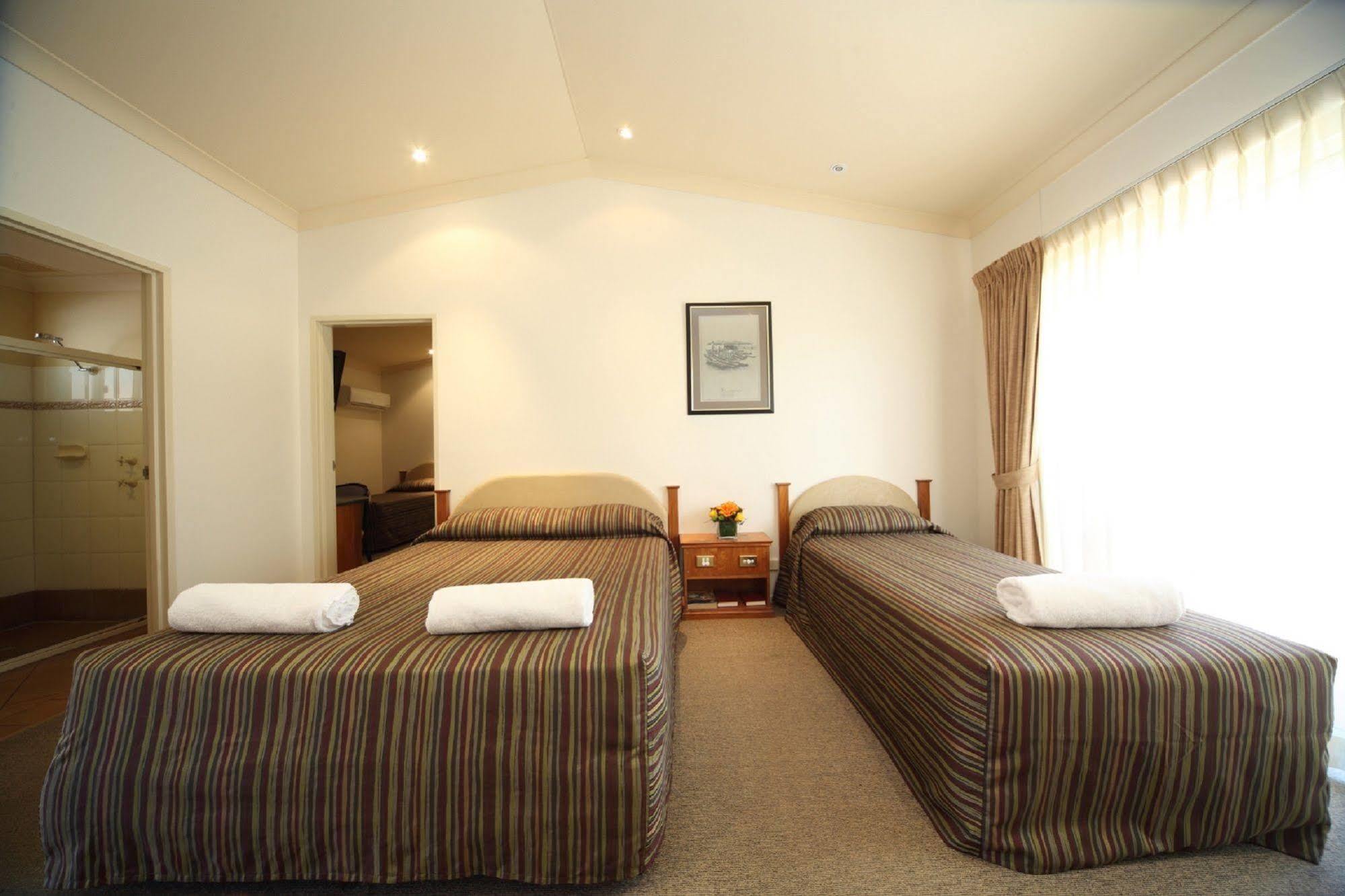 Emerald Explorers Inn Esterno foto