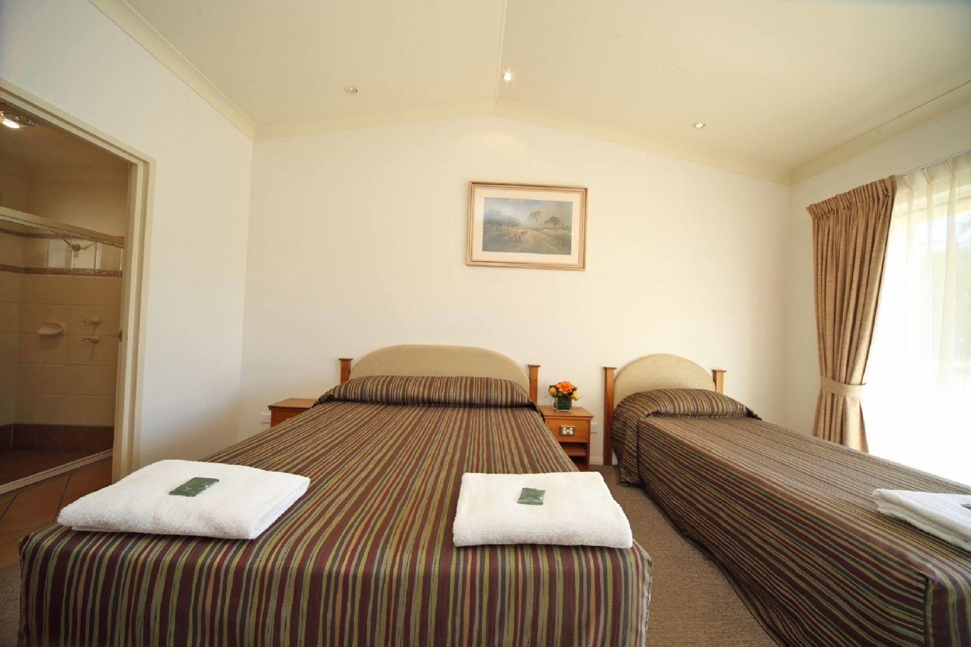 Emerald Explorers Inn Esterno foto